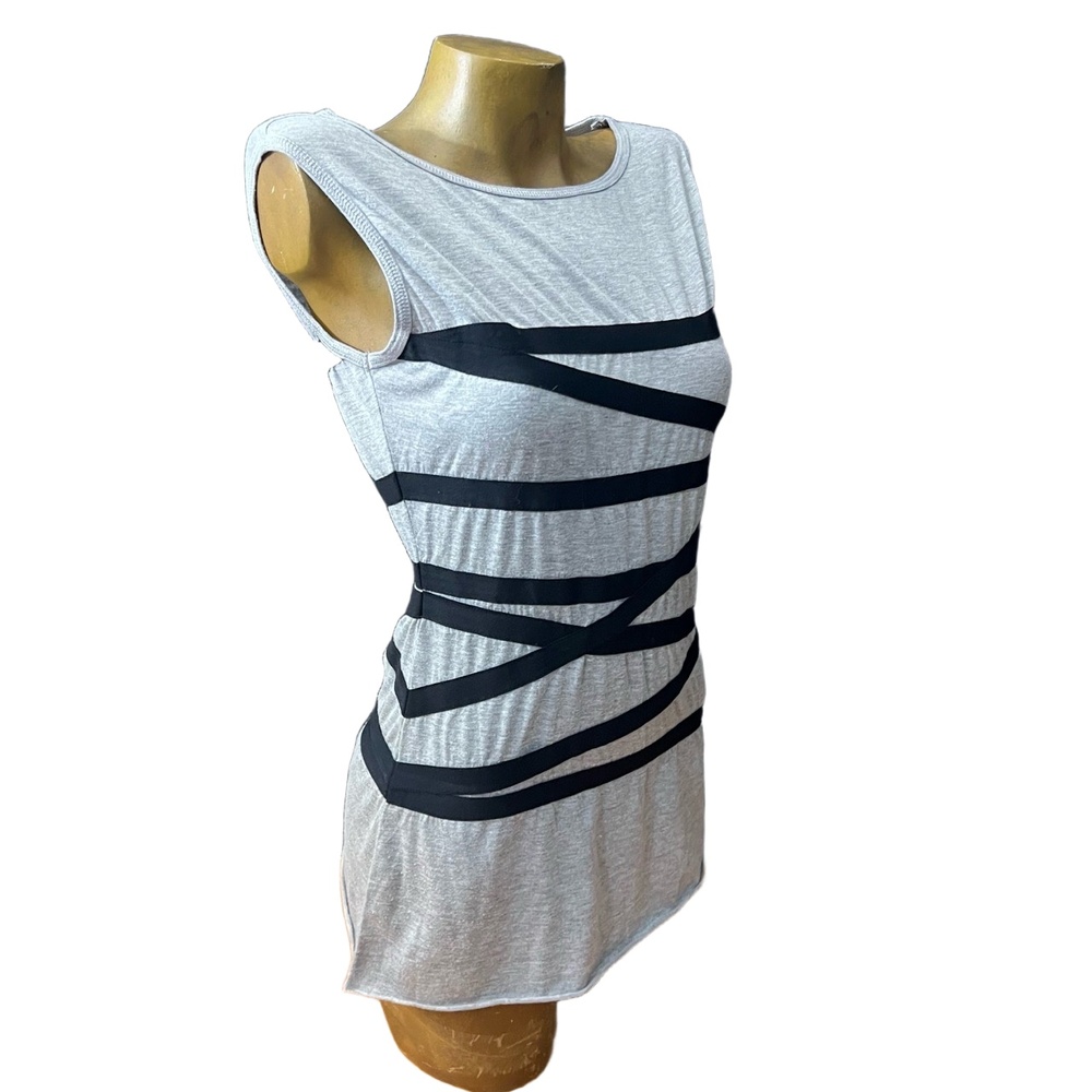 Alythea Gray Black Zigzag Pattern Round Neck Slee… - image 4